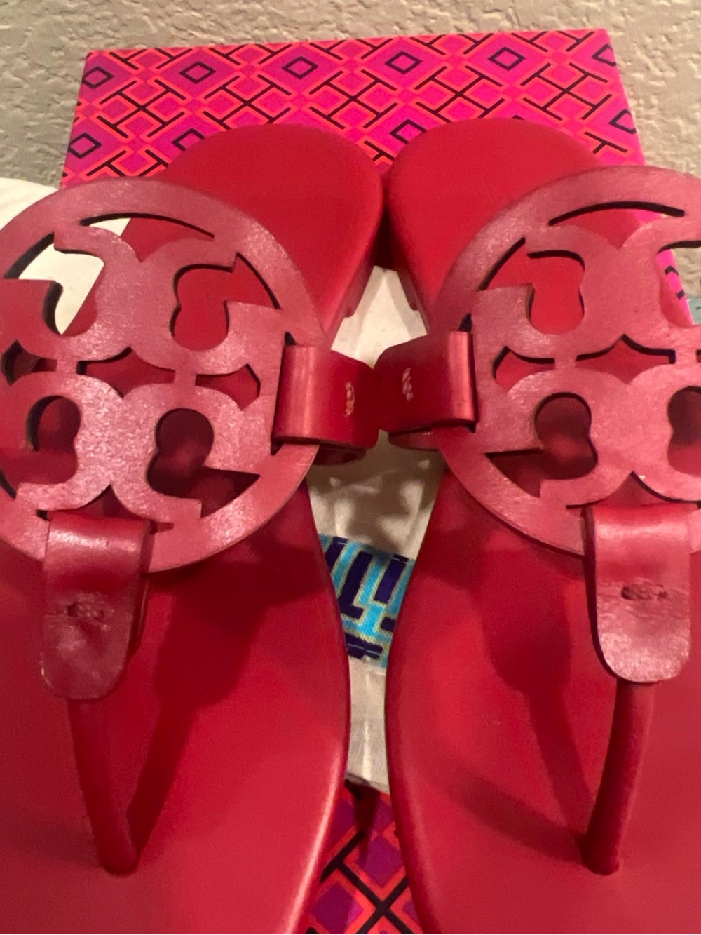 Tory Burch Red Miller Leather Thong Sandals - Picture 6 of 7